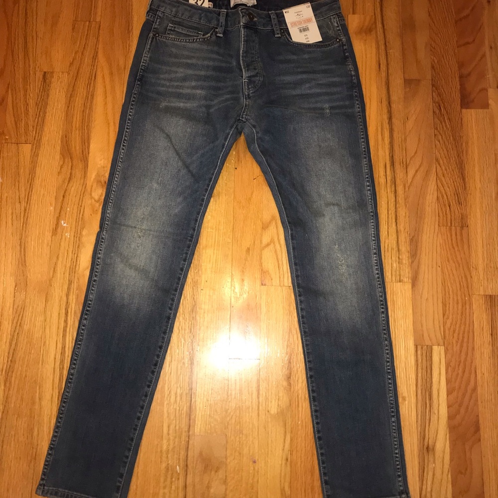 Brand new pair of men’s stretch skinny jeans
